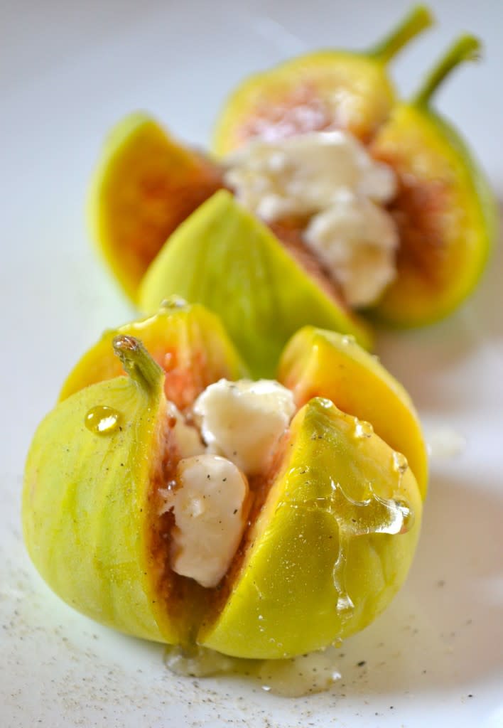 Figs with Goat Cheese and Honey