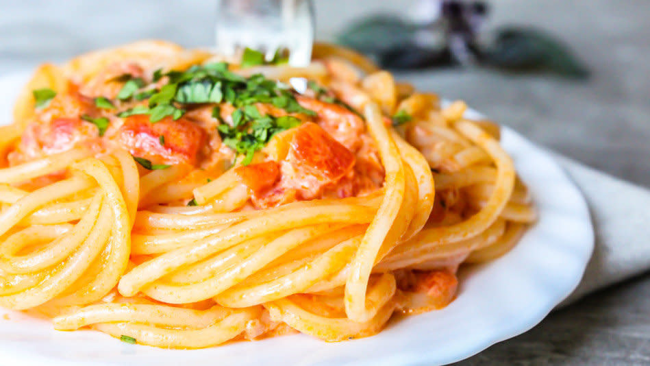 Pasta topped with 1/3 cup <a href="https://ndb.nal.usda.gov/ndb/foods/show/19434?manu=&amp;fgcd=&amp;ds=" target="_blank">jarred pasta sauce </a>: 5.3 grams. <br /><br />If you don&rsquo;t have homemade sauce (we get it, making pasta sauce is a whole lot less convenient than opening a jar), try to cut back on your portion instead.