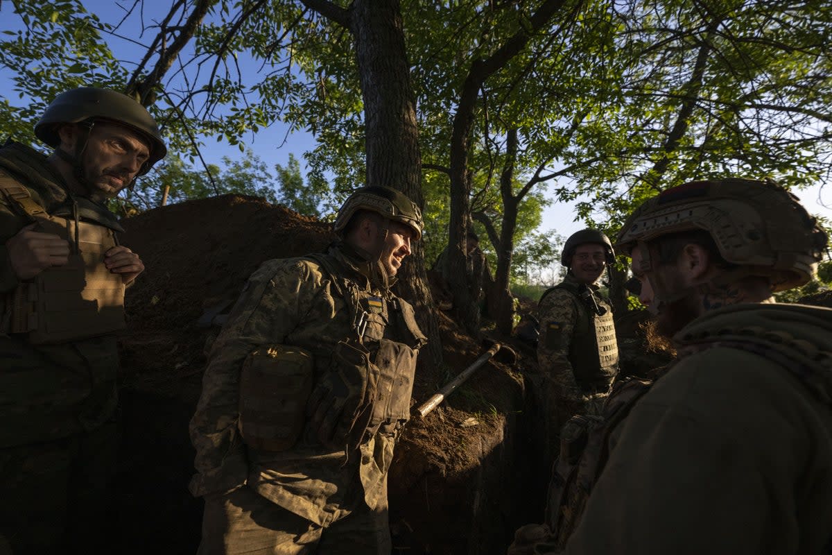 Ukrainian soldiers prepare to open fire on Russian positions in Donetsk  (Anadolu Agency via Getty Images)