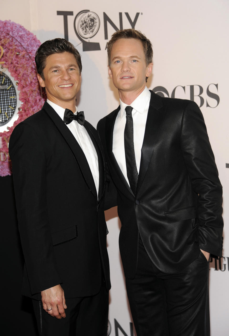 Host Neil Patrick Harris, right, and David Burtka arrive at the 66th Annual Tony Awards on Sunday June 10, 2012, in New York. (Photo by Evan Agostini /Invision/AP)