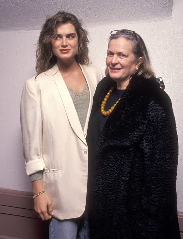 Brooke Shields junto a su madre