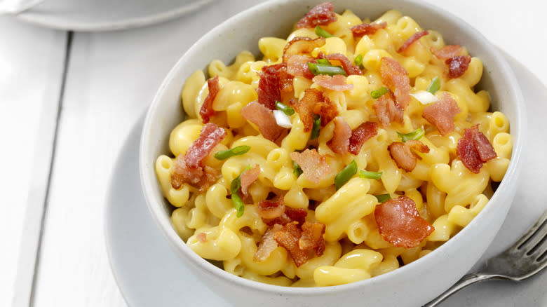 Bowl of bacon mac and cheese 