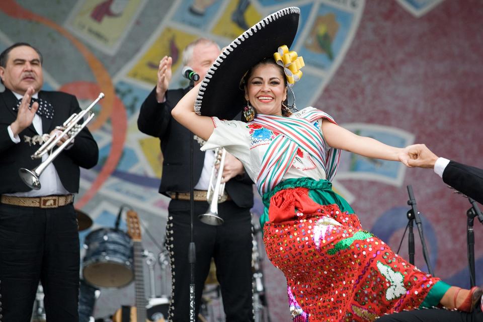 Washington, D.C. hosts the National Cinco de Mayo Festival each year with a performance by the Maru Montero Dance Co. This celebration extends beyond Mexican culture and embraces the heritage of all of Latin America. In previous years, performers have come all the way from Guatemala, Peru, Puerto Rico, El Salvador, Argentina and Nicaragua to perform in front of the Washington Monument.