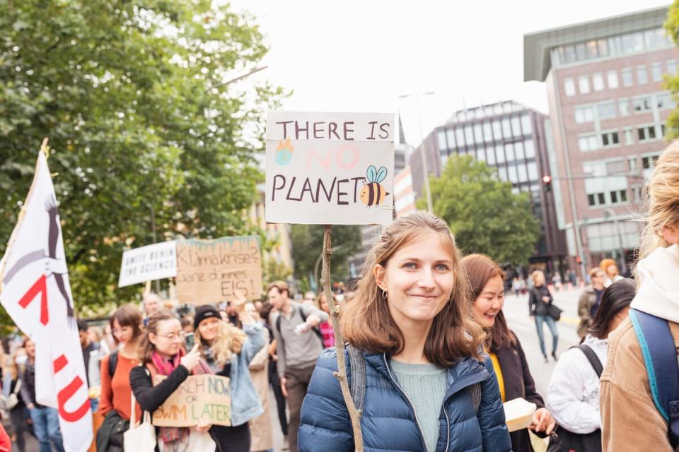 2022年9月23日，數以千計民眾走上德國漢堡街頭參與氣候遊行，高呼「地球只有一個」（There is No Planet B）。