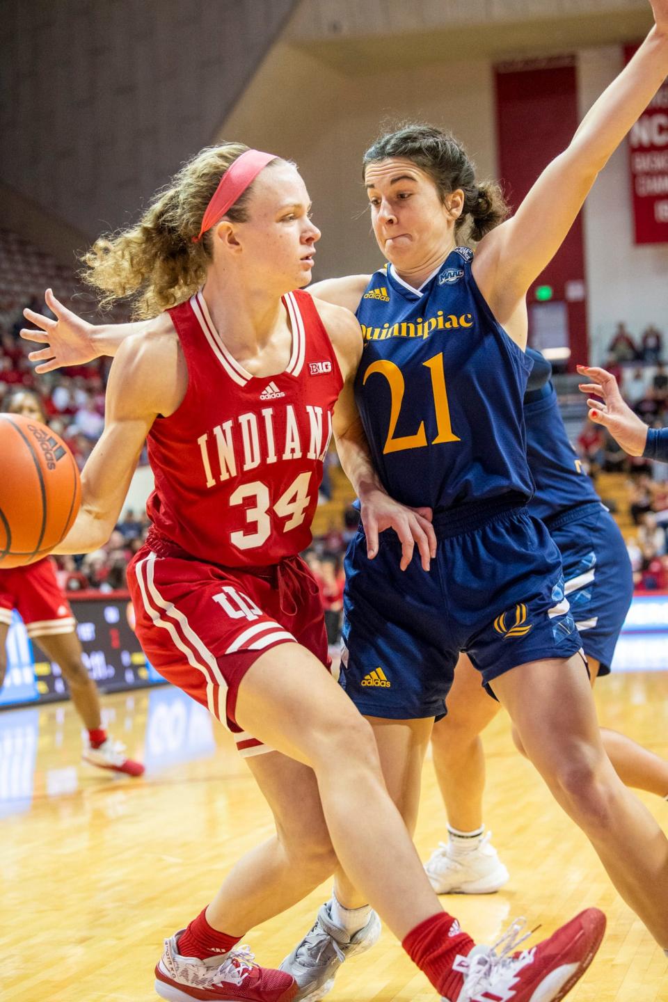 Iu Women S Basketball Adjusts To Life Without Grace Berger As Injured Guard Takes New Role