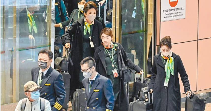 長榮航空機師可能選在春節期間發動罷工，交通部長王國材昨表示，勞資雙方對於薪資的歧見大且態度強硬，預估罷工每天會影響1.5萬名旅客。（圖非新聞當事人）（圖／報系資料照）