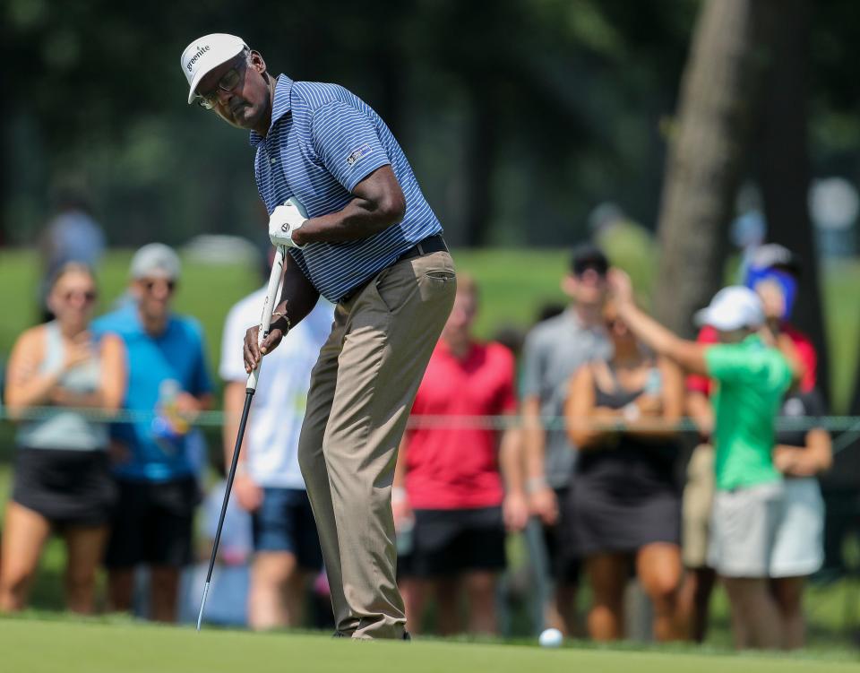 Vijay Singh tracks his putt on the 9th hole during the first round for the 2023 U.S. Senior Open on Thursday, June 29, 2023, at SentryWorld in Stevens Point, Wis. Tork Mason/USA TODAY NETWORK-Wisconsin 