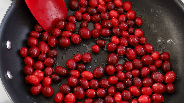 cranberries in frying pan