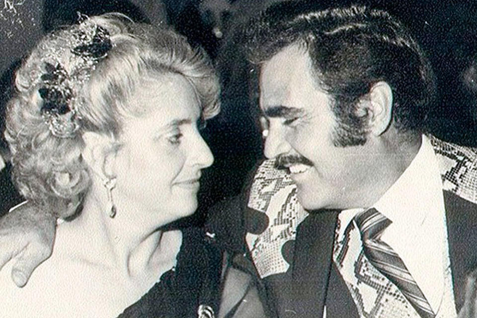 Vicente Fernández con esposa María del Refugio (Doña Cuquita) / Cortesía