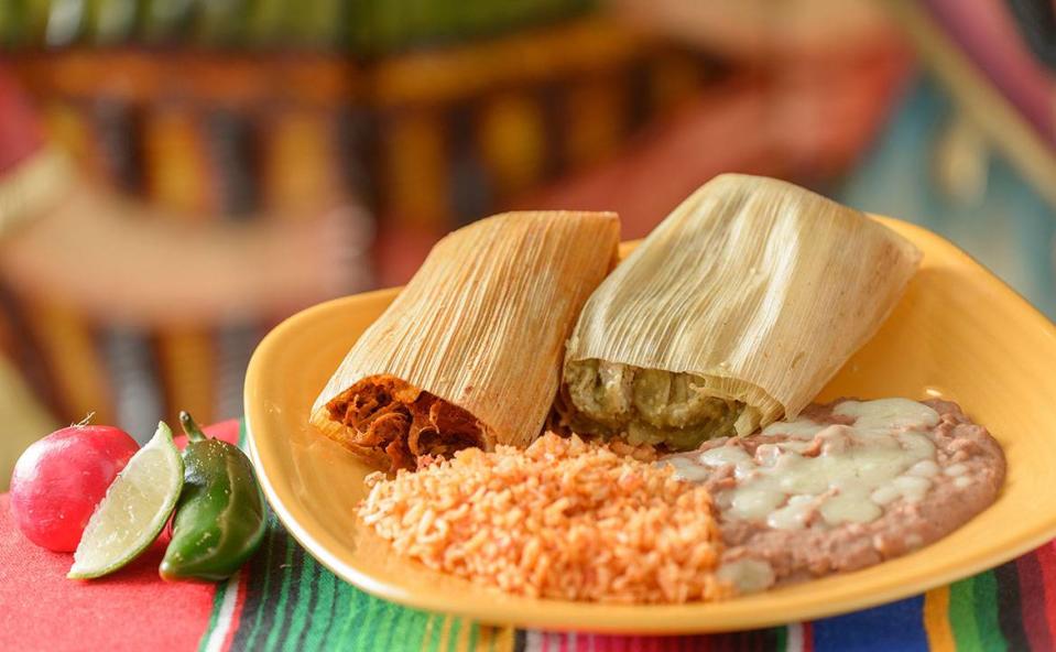 拉丁美洲常見的 Tamales，多半使用香蕉葉和玉米葉來包裹餡料。圖／BestStockFoto@Shutterstock
