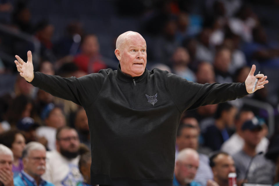 Charlotte Hornets head coach Steve Clifford argues a call during the second half of an NBA basketball game against the Washington Wizards in Charlotte, N.C., Wednesday, Nov. 8, 2023.(AP Photo/Nell Redmond)