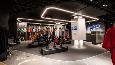  Gibson Garage. 