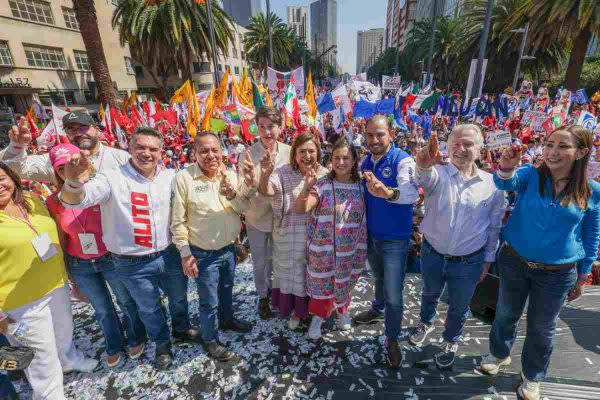 Xóchitl Gálvez, aspirante presidencial del PRI, PAN y PRD