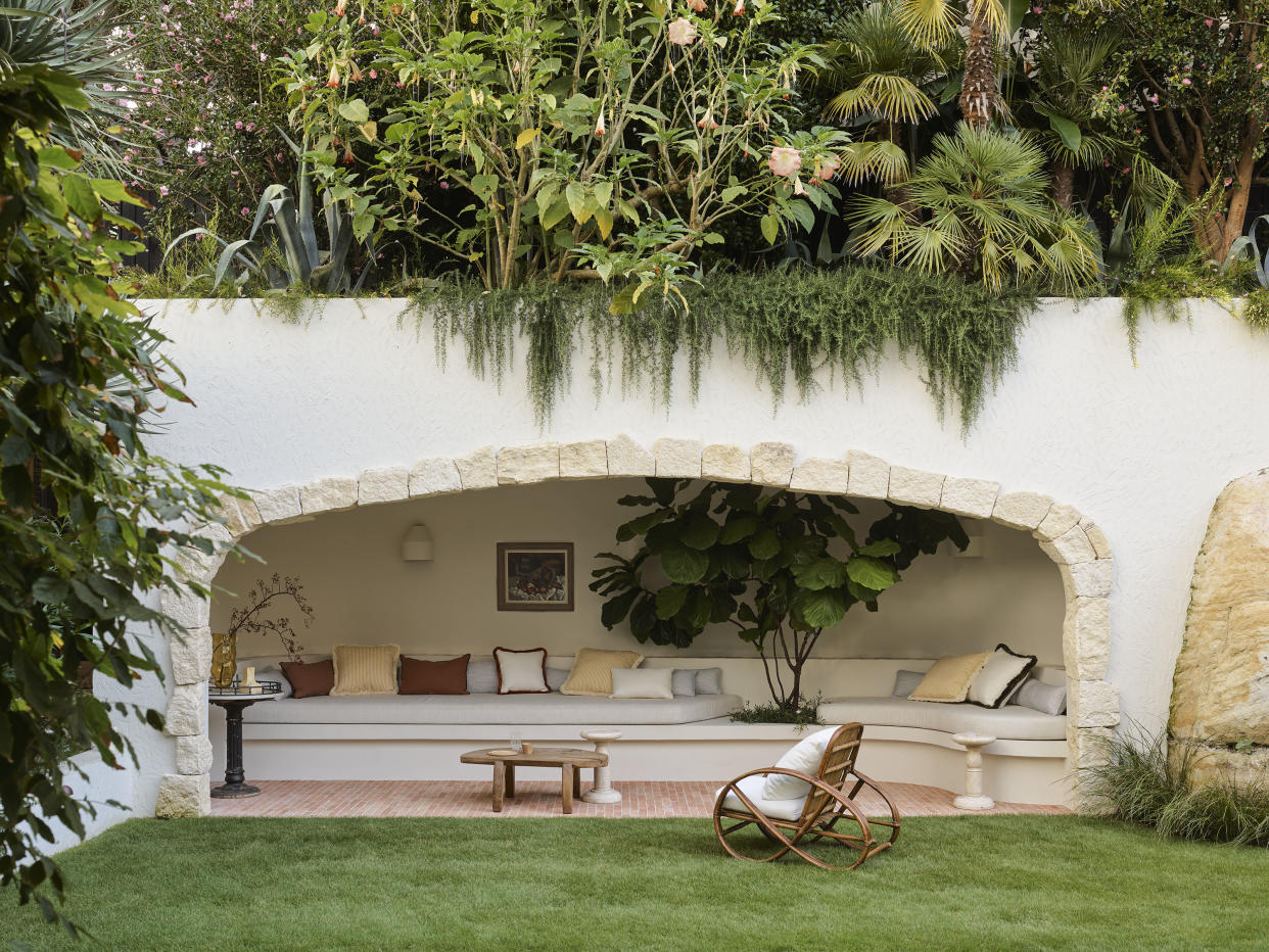  shaded nook area in garden by Wyer & Co 