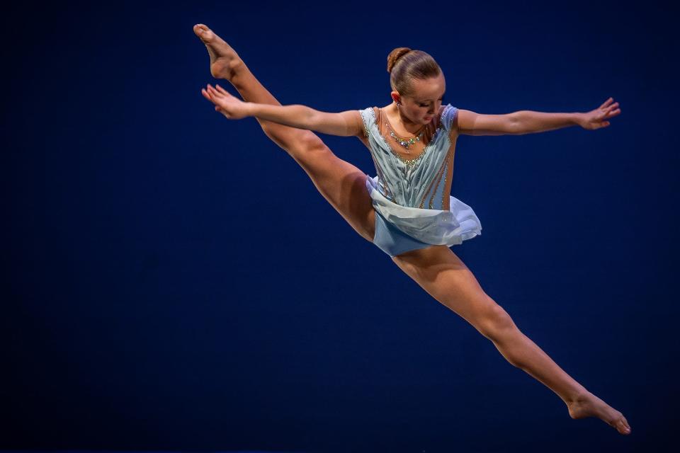 Stella Babus, 9, performs "Clair De Lune."