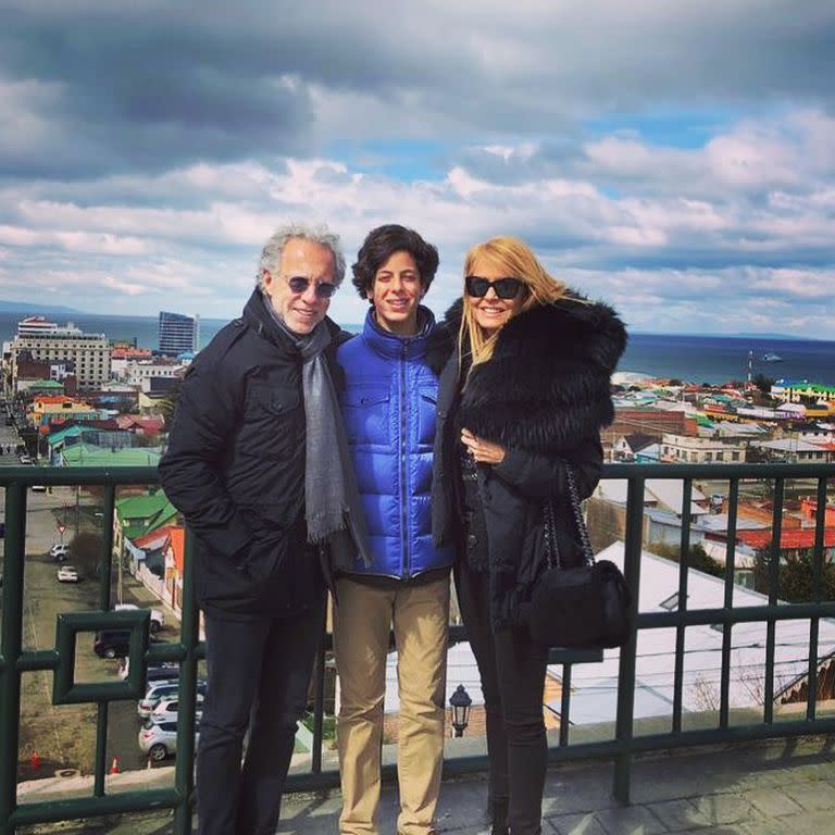 Cecilia Bolocco, José Patricio Daire y Máximo Menem disfrutando de Punta Arenas