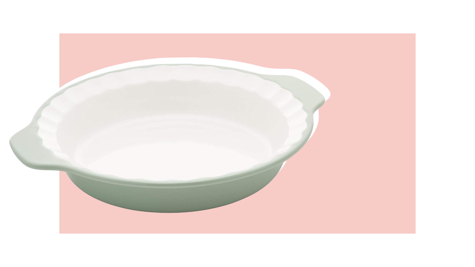 Mother’s Day gifts for moms who like cooking and baking: pie dish.