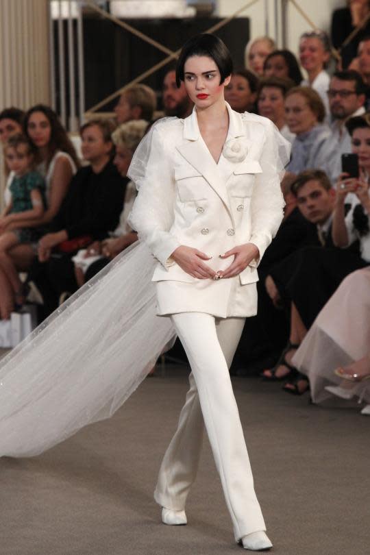 Kendall Jenner Steals the Veil From Cara Delevingne at Chanel