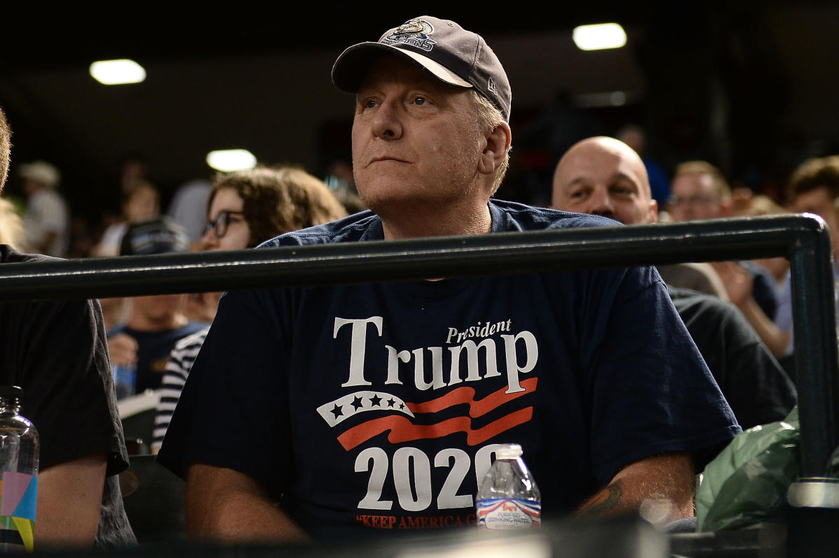 World Series hero Curt Schilling served on board of Bannon border