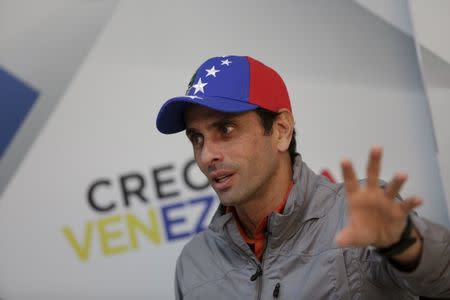 Venezuelan opposition leader and Governor of Miranda state Henrique Capriles speaks during an interview with Reuters in Caracas January 28, 2016. REUTERS/Marco Bello