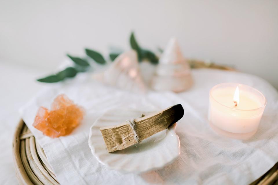 Purifying Your Home, Relieving Pain And More: 7 Benefits of Burning Palo Santo in Your Home