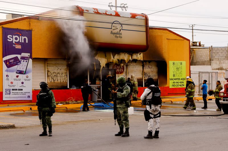 Convenience store burned by unknown attackers, in Ciudad Juarez