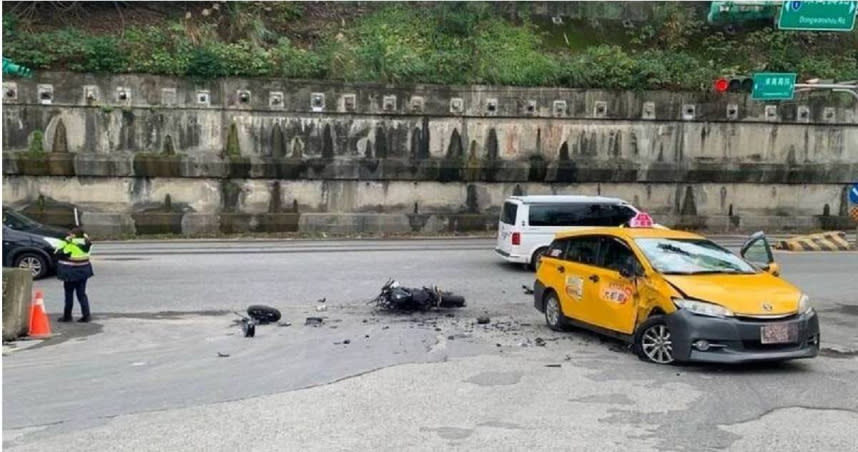 桃園市龜山區東萬壽路與龍校街口24日上午發生一起死亡車禍。（圖／翻攝畫面）