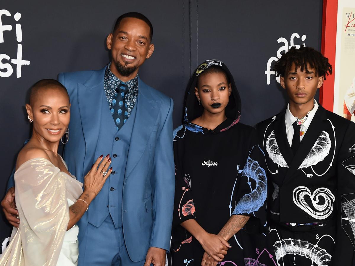 Jaden Smith and Other Men Wearing Dresses – StyleCaster