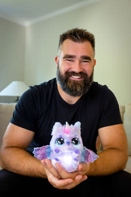 “Hatchimals definitely scores points with the Kelce’s. Did you see how cute the Pufficorn is?” - Jason Kelce (CNW Group/Spin Master Corp.)