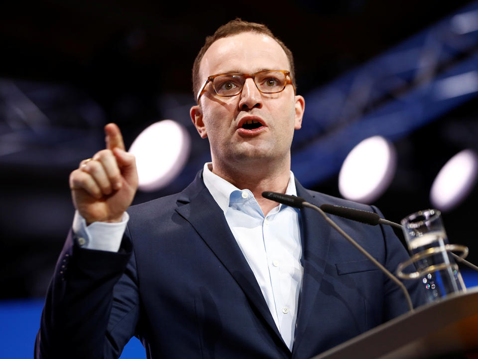 Jens Spahn steht wegen seiner polarisierenden Äußerung in der Kritik. (Bild-Copyright: Fabrizio Bensch/REUTERS)