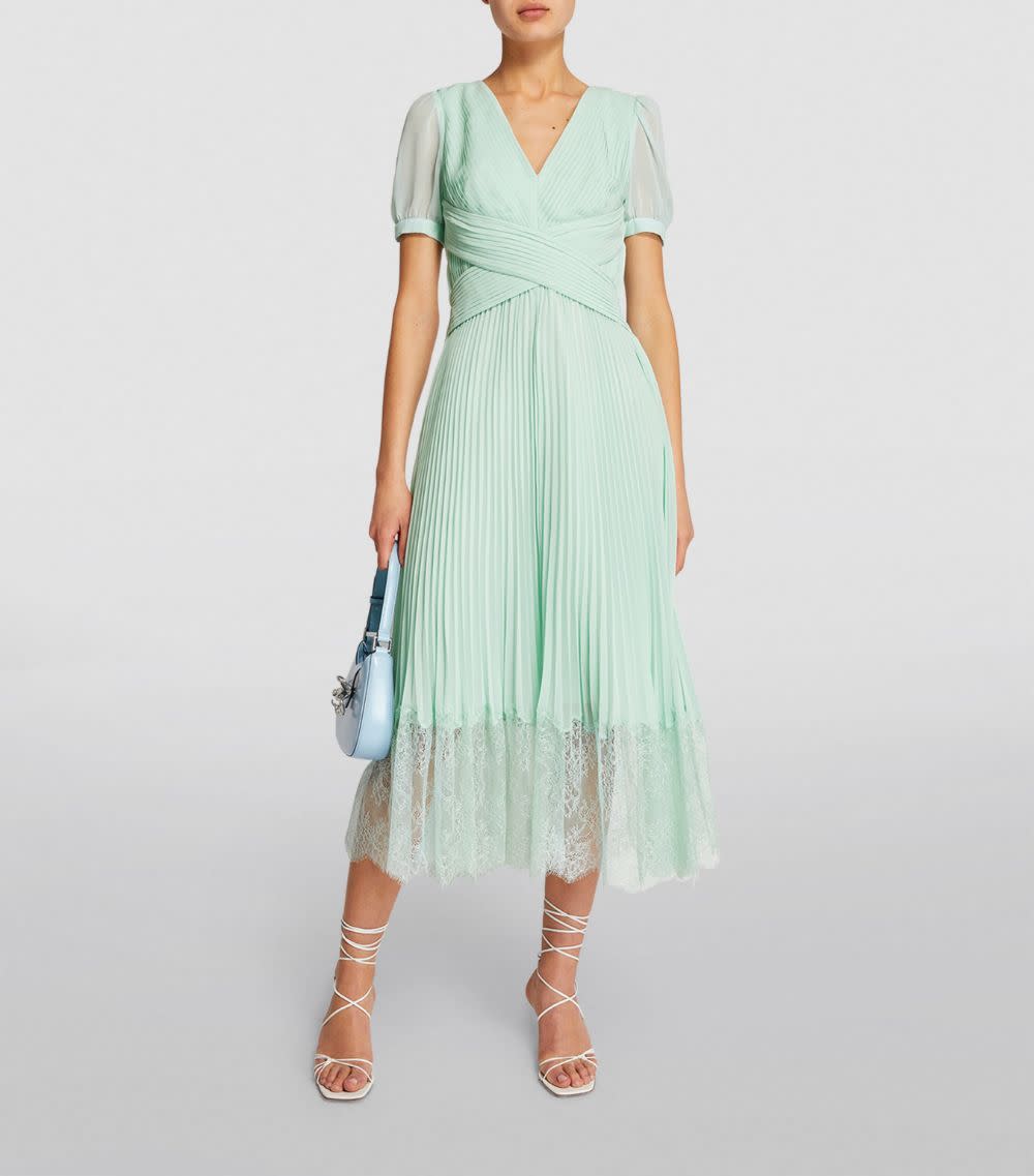 <p><a href="https://go.redirectingat.com?id=74968X1596630&url=https%3A%2F%2Fwww.harrods.com%2Fen-us%2Fshopping%2Fself-portrait-pleated-crossover-midi-dress-20056105&sref=https%3A%2F%2Fwww.townandcountrymag.com%2Fsociety%2Ftradition%2Fg44348708%2Fkate-middleton-princess-beatrice-self-portrait-shop-similar%2F" rel="nofollow noopener" target="_blank" data-ylk="slk:Shop Now;elm:context_link;itc:0;sec:content-canvas" class="link rapid-noclick-resp">Shop Now</a></p><p>Pleated Crossover Midi Dress</p><p>¥495.00</p><p>harrods.com</p>