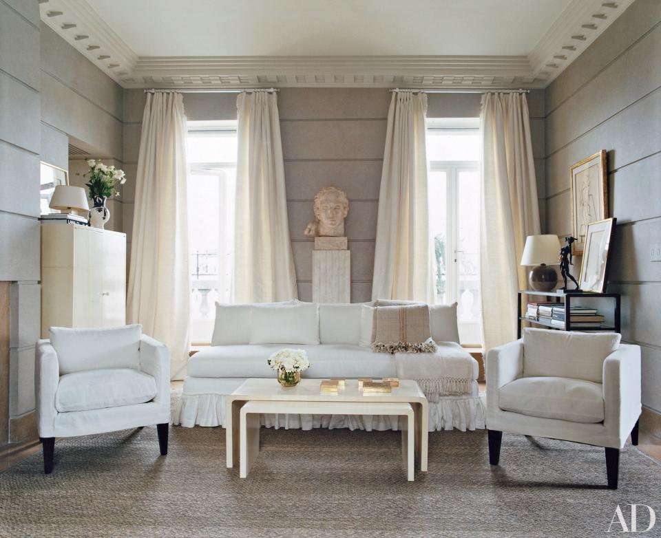 Stephen Sills Associates
A serene sitting room designed by Stephen Sills Associates (pictured above).
Projects: Apartments, town houses, and estates designed for contemporary luxury. Up next: A new book, due out in late 2020. ► New York; stephensills.com