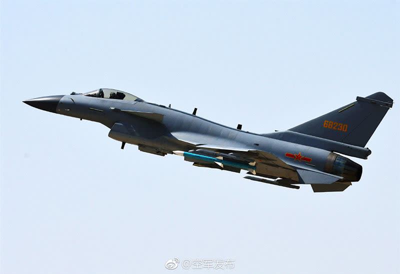 中共軍機殲11日前飛越海峽中線。（圖／翻攝自中國國防部）