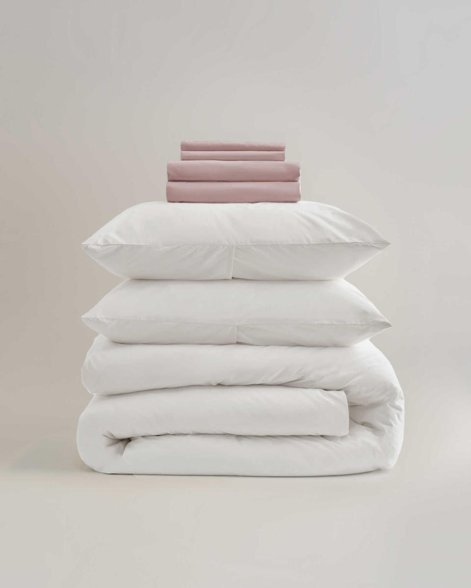 <p><a href="https://go.redirectingat.com?id=74968X1596630&url=https%3A%2F%2Fwww.quince.com%2Fhome%2Fclassic-organic-percale-deluxe-bedding-bundle&sref=https%3A%2F%2Fwww.elledecor.com%2Fshopping%2Fg60896235%2Fbest-memorial-day-bedding-sales-2024%2F" rel="nofollow noopener" target="_blank" data-ylk="slk:Shop Now;elm:context_link;itc:0;sec:content-canvas" class="link ">Shop Now</a></p><p>Organic Percale Bedding Bundle</p><p>quince.com</p><p>$146.03</p>