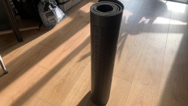 Paws Light - Natural rubber extreme grip yoga mat black - Travel versi –  Yogi Bare