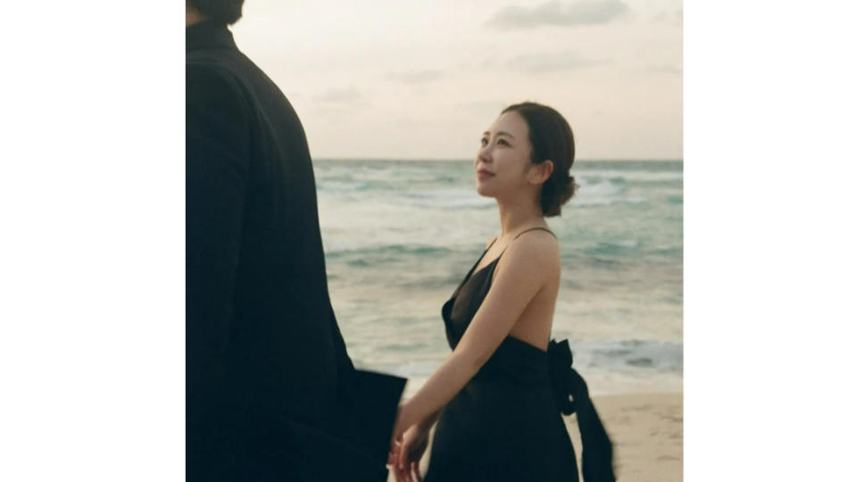 金成恩（右）曬婚紗照宣布喜訊。翻攝lara_sungeun IG