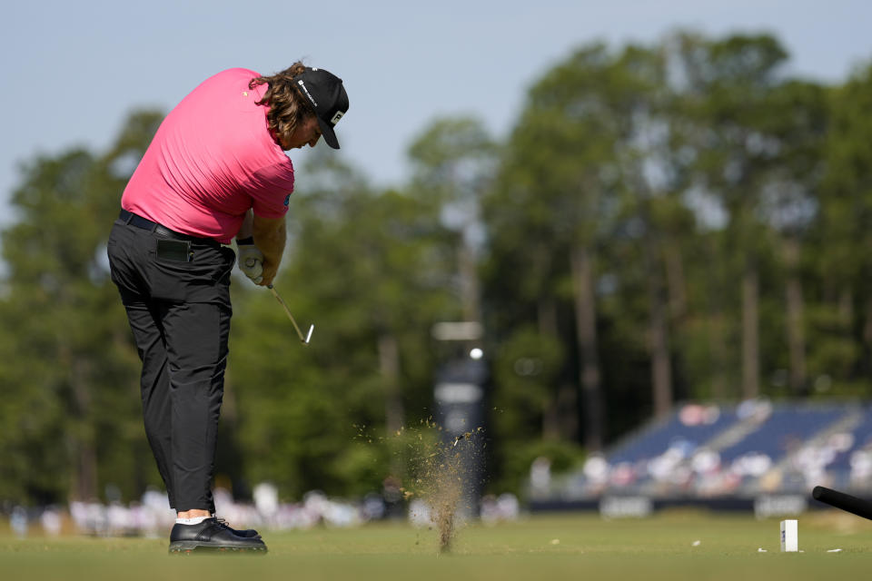Neal Shipley hits his tee shot on the sixth hole during the first round of the U.S. Open golf tournament Thursday, June 13, 2024, in Pinehurst, N.C. (AP Photo/George Walker IV)