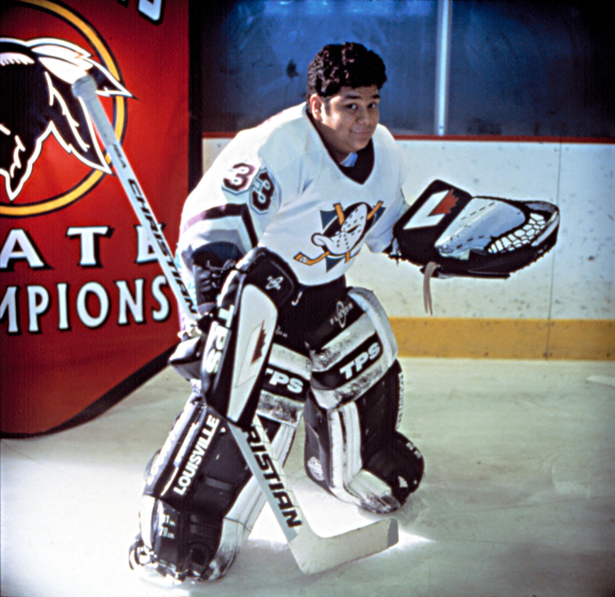 Weiss starred in the Mighty Ducks films as a child. (Photo: Everett Collection)