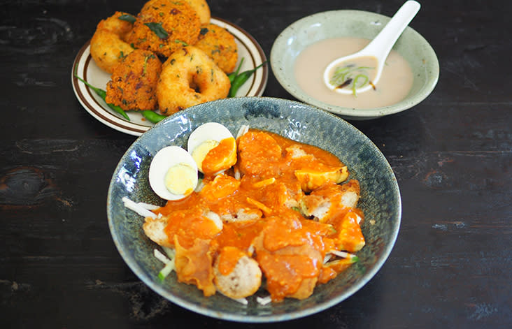 You can also order the famous 'rojak' and 'cendol' at Subang Square.