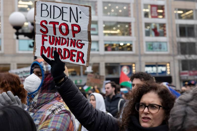 Pro-Palestinian demonstrators gathered at Union Square in New York to protest Israel's bombing of Rafah which began during the Super Bowl and continues. When Joe Biden won the US presidential election in 2020, he won voters under age 30 by a wide margin. But amid his reluctance to call for a permanent ceasefire in Gaza his popularity with some young voters has plummeted, just months from his reelection contest. Gina M Randazzo/ZUMA Press Wire/dpa