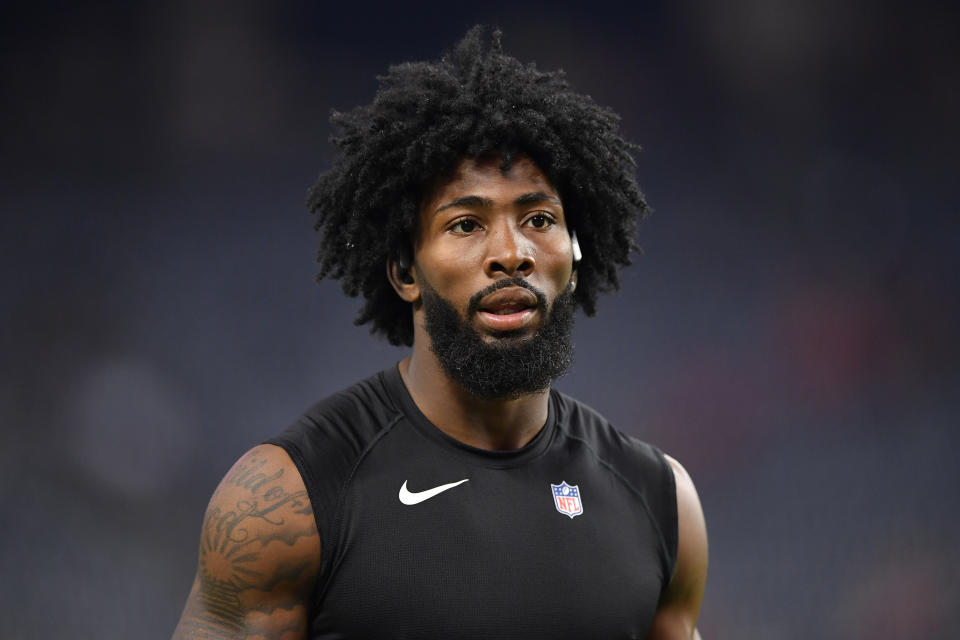 LAS VEGAS, NEVADA - NOVEMBER 14:  Cornerback Nate Hobbs #39 of the Las Vegas Raiders warms up before a game against the Kansas City Chiefs at Allegiant Stadium on November 14, 2021 in Las Vegas, Nevada. The Chiefs defeated the Raiders 41-14. (Photo by Chris Unger/Getty Images)