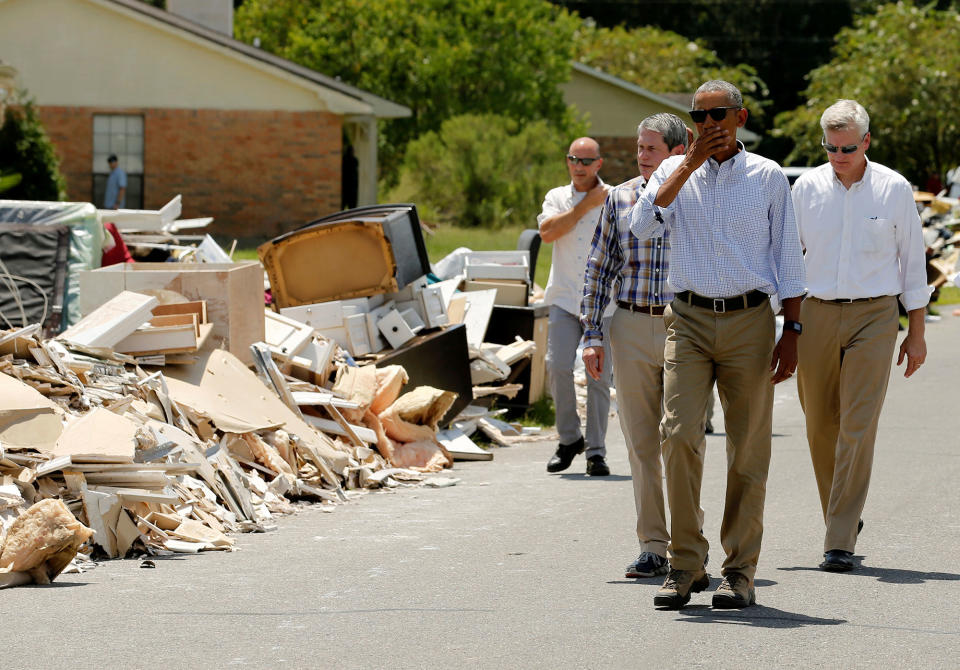 Obama visits flood-damaged Baton Rouge