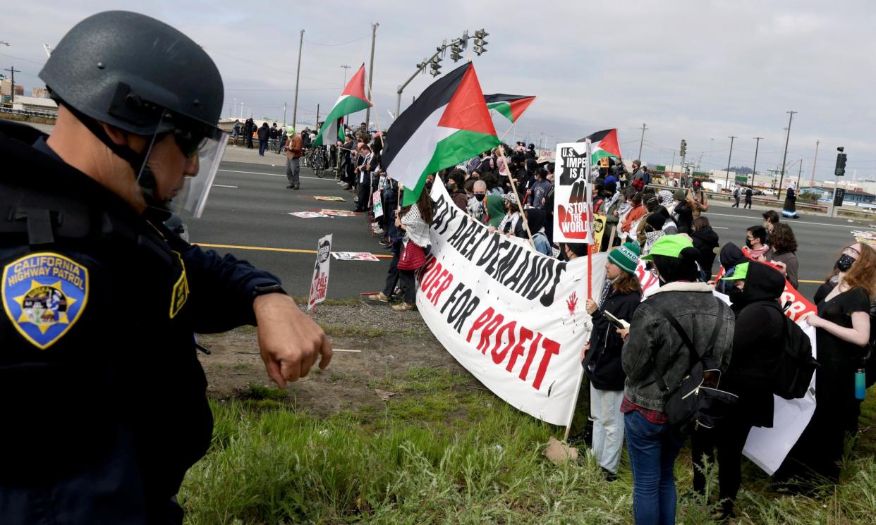 <span>The 880 southbound in Oakland.</span><span>Photograph: Brontë Wittpenn/AP</span>