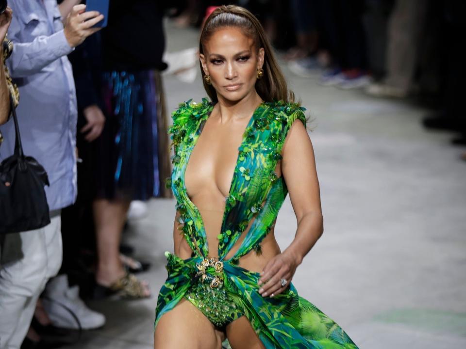 jennifer lopez versace dress september 2019