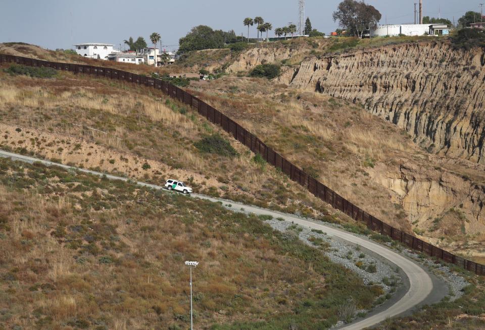 us-mexico border wall fence