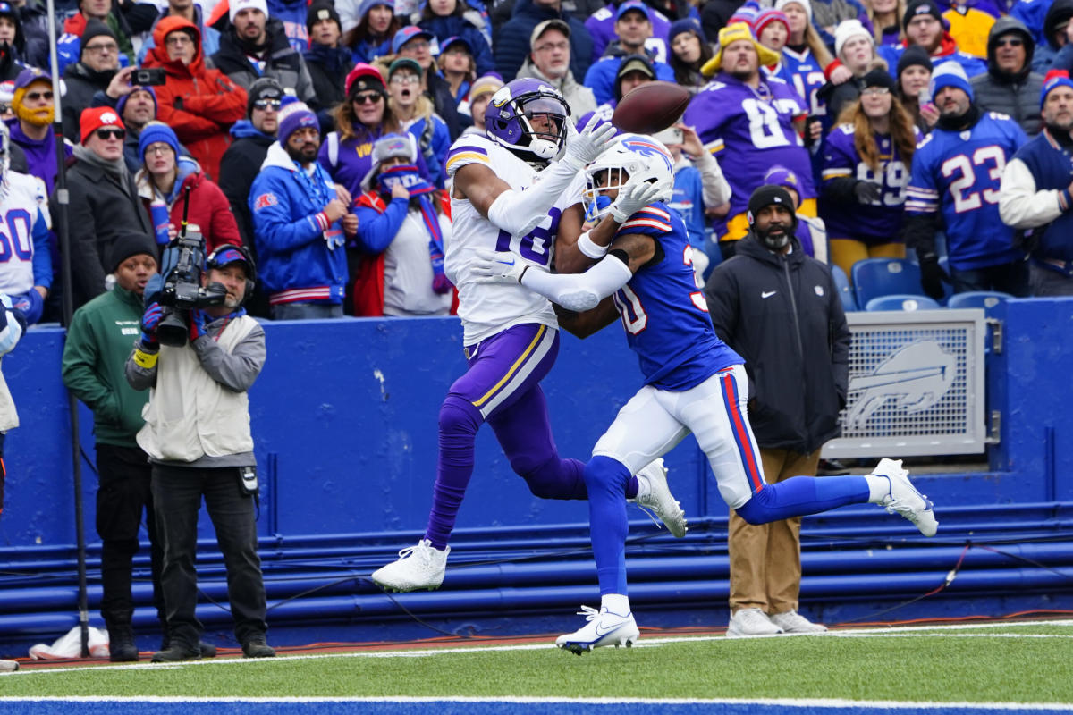 Justin Jefferson with mind-blowing catch on 4th-and-18 for Vikings