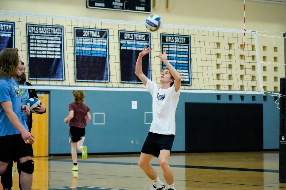 Setter Brenden Matteson practices with the Estrella Foothills High School boys' volleyball team on March 27, 2023, in Goodyear, Ariz.