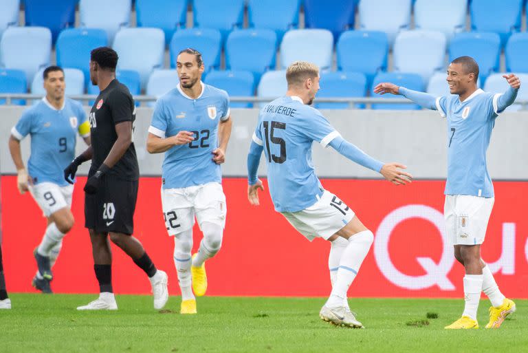 Los jugadores de Uruguay celebran el gol de Nicolás De la Cruz en la victoria 2-0 ante Canadá en un partido amistoso