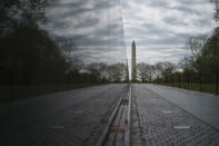 El Monumento a los Veteranos de Vietnam de Washington (Estados Unidos), vacío el 14 de abril. (Foto: Drew Angerer / Getty Images).