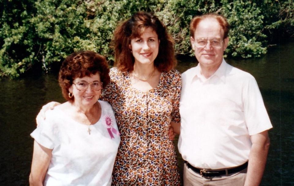 Janet Meckstroth Alessi with her parents, Anna and Dr. Spencer Meckstroth, in 1995.